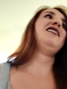 Snapshot of Alyah_1-2 chatting on 11/18/25, 05:17 Alyah 1-2 online show from 11/18/25, 05:17