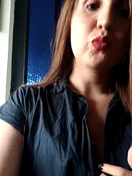 Snapshot of Alyah_1-2 chatting on 12/04/25, 03:21 Alyah 1-2 online show from 12/04/25, 03:21