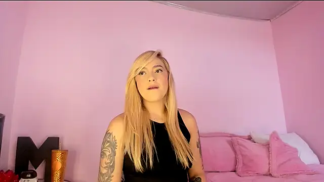 sylvanaLayton online show from 11/26/25, 03:46