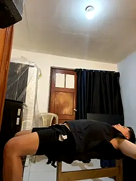 Snapshot of MasonHeat chatting on 12/03/25, 11:03 MasonHeat online show from 12/03/25, 11:03