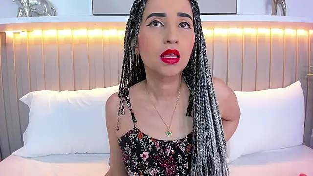 violett rabbit  online show from 11/12/25, 08:30