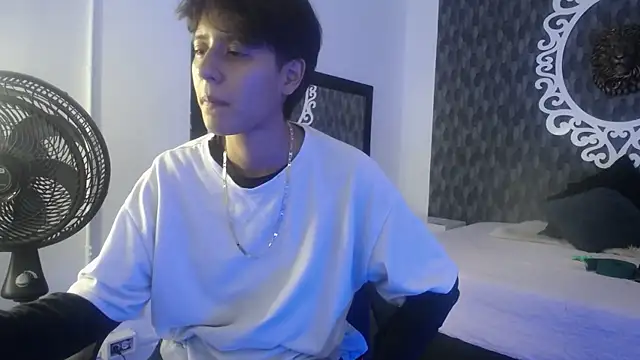 Ghost  Girl  online show from 11/02/25, 01:30