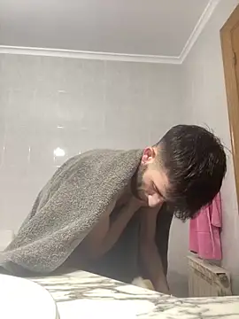 Snapshot of Dondeloquieras4 chatting on 02/07/26, 02:21 Dondeloquieras4 online show from 02/07/26, 02:21