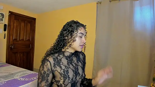 Snapshot of Keniia_rizz chatting on 07/15/26, 07:19 Keniia rizz online show from 07/15/26, 07:19