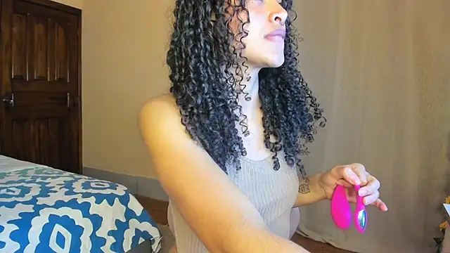 Snapshot of Keniia_rizz chatting on 07/25/26, 11:35 Keniia rizz online show from 07/25/26, 11:35