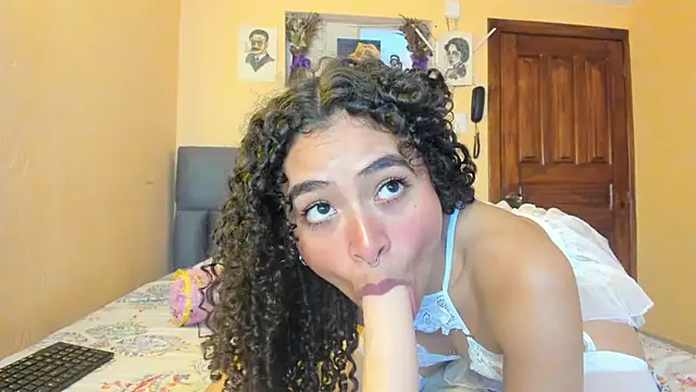 Snapshot of Keniia_rizz chatting on 07/28/26, 06:20 Keniia rizz online show from 07/28/26, 06:20