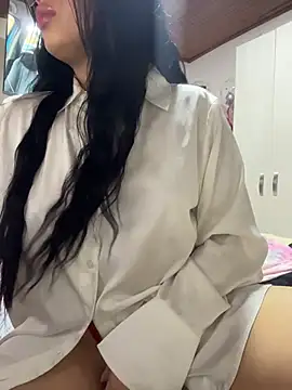 Im Saraaaa online show from 11/12/25, 07:13