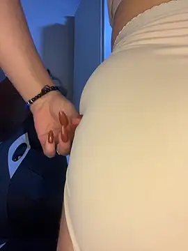 Im Saraaaa online show from 02/11/26, 03:55