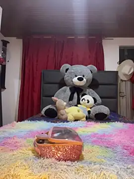 Im Saraaaa online show from 04/14/26, 02:28