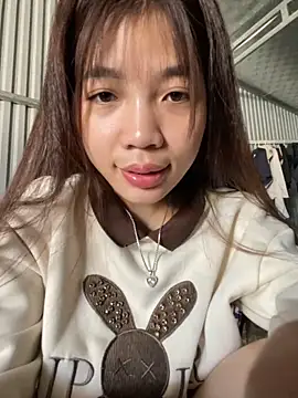 Zlienr023 online show from 11/28/25, 07:44