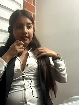 Snapshot of Au-rora chatting on 12/03/25, 03:36 Au-rora online show from 12/03/25, 03:36