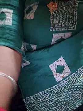 CUTE-GIRL-1 online show from 12/05/25, 04:14