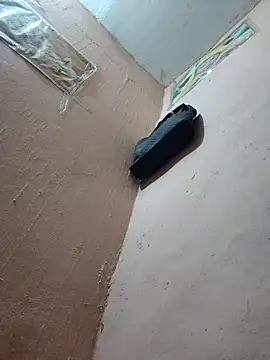 CUTE-GIRL-1 online show from 12/23/25, 05:38