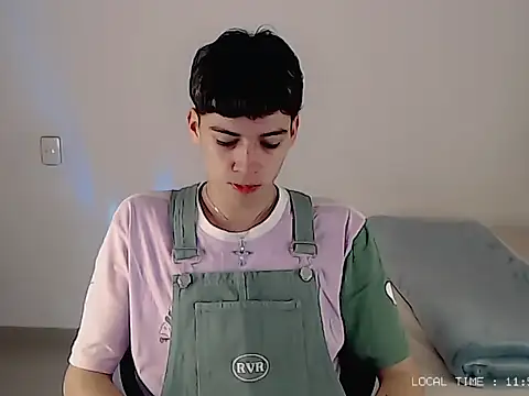 Snapshot of Sett_01 chatting on 11/23/25, 04:56 Sett 01 online show from 11/23/25, 04:56