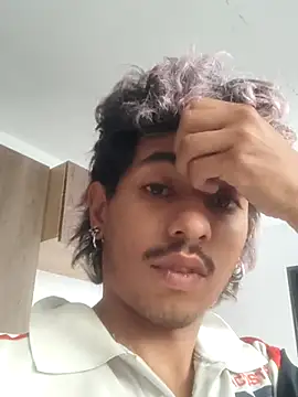 SkinniYamo online show from 10/26/25, 01:39