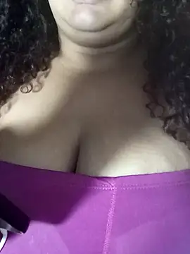 Snapshot of safirahot69 chatting on 11/07/25, 11:54 safirahot69 online show from 11/07/25, 11:54