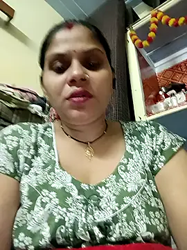 Snapshot of HayatKapoor chatting on 11/24/25, 08:08 HayatKapoor online show from 11/24/25, 08:08