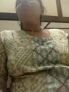 Snapshot of HayatKapoor chatting on 11/28/25, 03:25 HayatKapoor online show from 11/28/25, 03:25