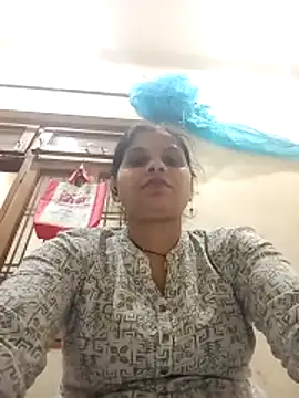 Snapshot of HayatKapoor chatting on 11/29/25, 02:42 HayatKapoor online show from 11/29/25, 02:42