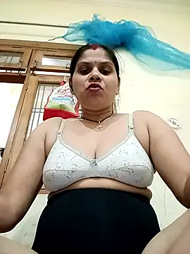 Snapshot of HayatKapoor chatting on 11/30/25, 07:34 HayatKapoor online show from 11/30/25, 07:34