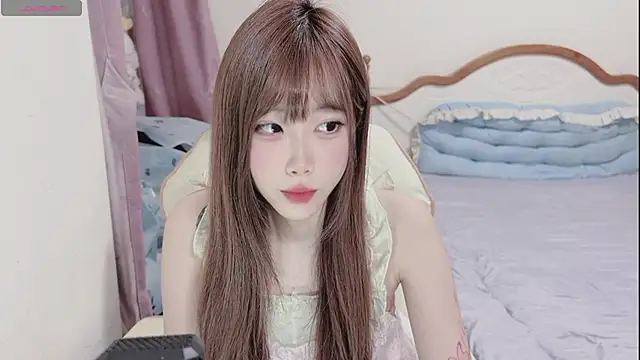 Snapshot of Vivian-88 chatting on 07/28/26, 02:35 Vivian-88 online show from 07/28/26, 02:35