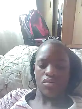 Snapshot of Blondecurv24 chatting on 10/31/25, 01:45 Blondecurv24 online show from 10/31/25, 01:45