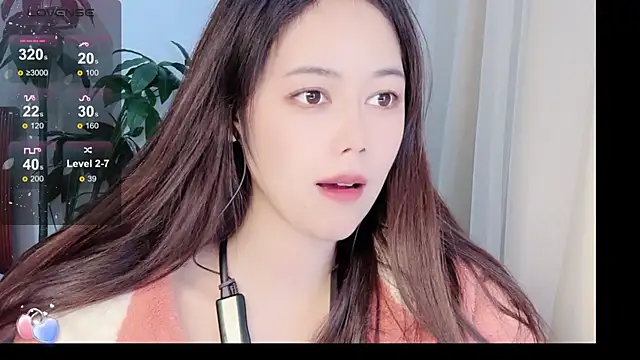 Snapshot of Tangt- chatting on 11/18/25, 07:02 Tangt- online show from 11/18/25, 07:02