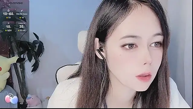 Snapshot of Tangt- chatting on 12/15/25, 04:22 Tangt- online show from 12/15/25, 04:22