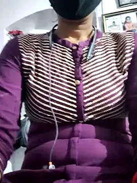 Hot-Rubyy online show from 12/01/25, 09:14