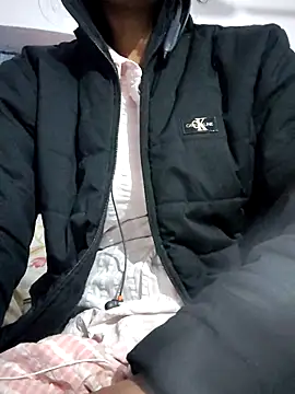 Hot-Rubyy online show from 12/15/25, 07:12