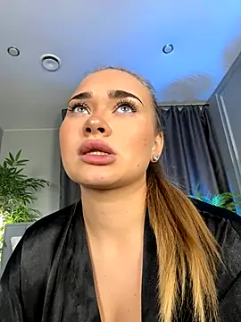 MilaRaven online show from 11/30/25, 07:01