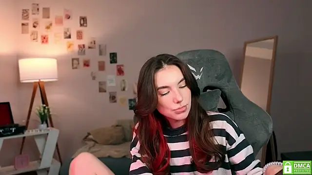 Snapshot of yourfrenchteacher chatting on 10/29/25, 04:37 yourfrenchteacher online show from 10/29/25, 04:37