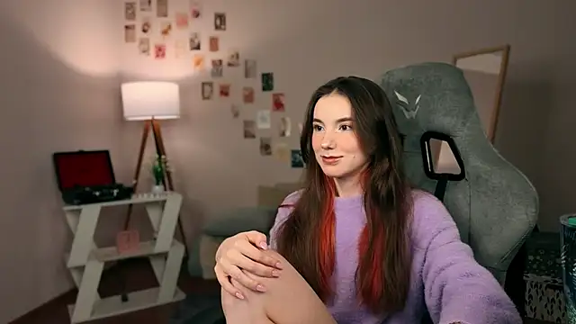 Snapshot of yourfrenchteacher chatting on 11/30/25, 04:49 yourfrenchteacher online show from 11/30/25, 04:49