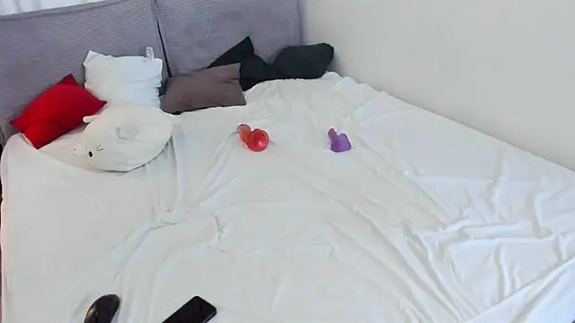 AvenGlow online show from 04/19/26, 05:40