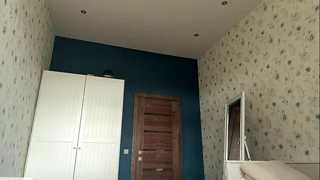 EastLuna online show from 10/28/25, 07:12