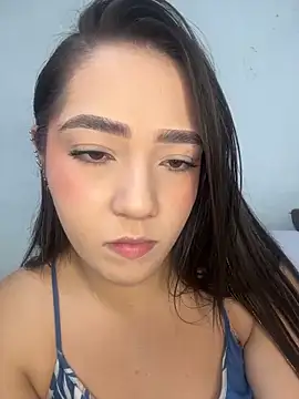 Snapshot of Hannahpradaa_ chatting on 11/16/25, 12:00 Hannahpradaa online show from 11/16/25, 12:00