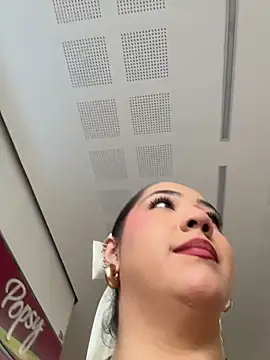 Snapshot of Hannahpradaa_ chatting on 11/24/25, 08:52 Hannahpradaa online show from 11/24/25, 08:52