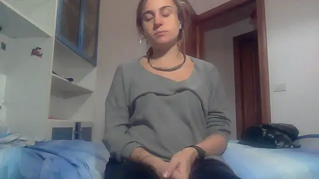 Snapshot of SinnEmily chatting on 11/17/25, 09:53 SinnEmily online show from 11/17/25, 09:53