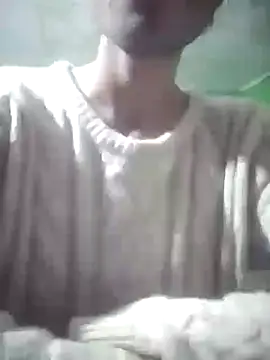 Snapshot of Luckysucks chatting on 10/27/25, 08:13 Luckysucks online show from 10/27/25, 08:13