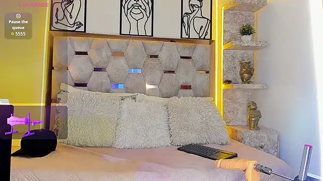 Andrew Haalls online show from 11/01/25, 02:52