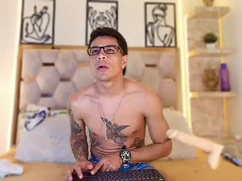 Andrew Haalls online show from 11/18/25, 08:46