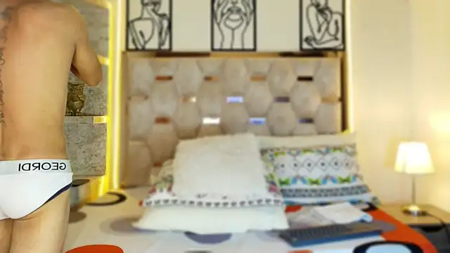 Andrew Haalls online show from 12/21/25, 08:05