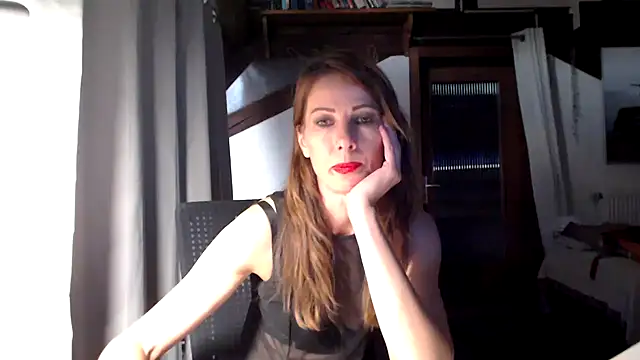 Snapshot of MissDyannis chatting on 07/16/26, 07:20 MissDyannis online show from 07/16/26, 07:20