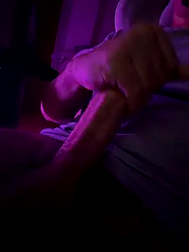 Snapshot of polete1121 chatting on 11/07/25, 12:43 polete1121 online show from 11/07/25, 12:43