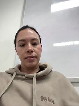 Snapshot of Oceane16_ chatting on 11/06/25, 03:13 Oceane16 online show from 11/06/25, 03:13