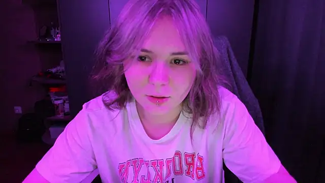 sophia lix online show from 11/09/25, 02:48