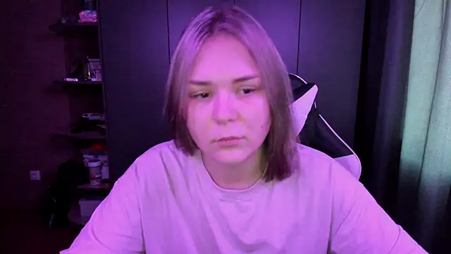 sophia lix online show from 11/17/25, 04:51