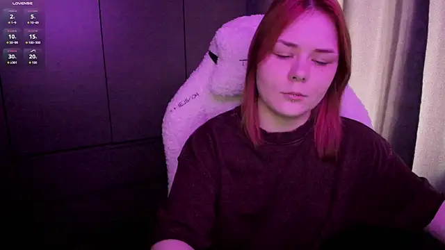Snapshot of sophia_lix chatting on 07/18/26, 10:41 sophia lix online show from 07/18/26, 10:41