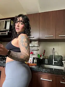 SugarTroubl33 online show from 12/16/25, 01:16