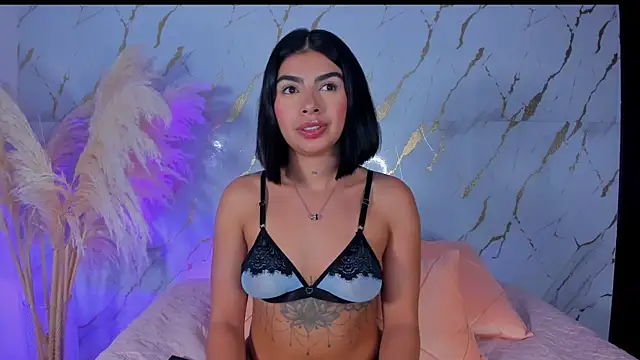 Snapshot of Julig01 chatting on 11/21/25, 01:26 Julig01 online show from 11/21/25, 01:26